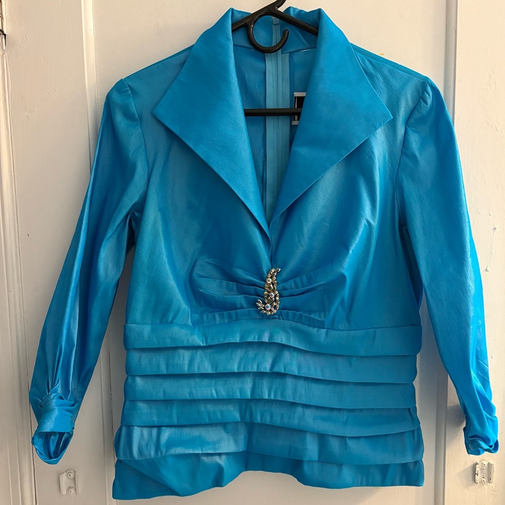 Tadashi Vintage Blouse Attached Brooch Size 12